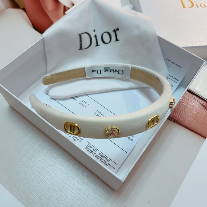 CHRISTIAN DIOR